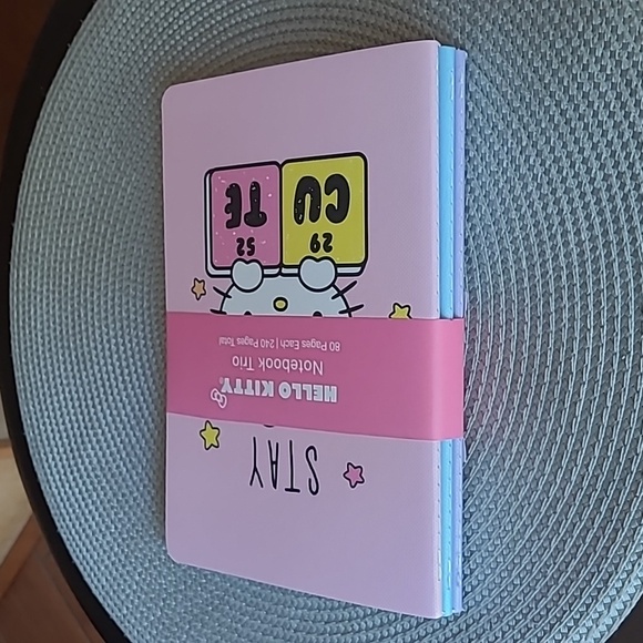 🎀Hello Kitty Notebook Trio - Picture 6 of 7